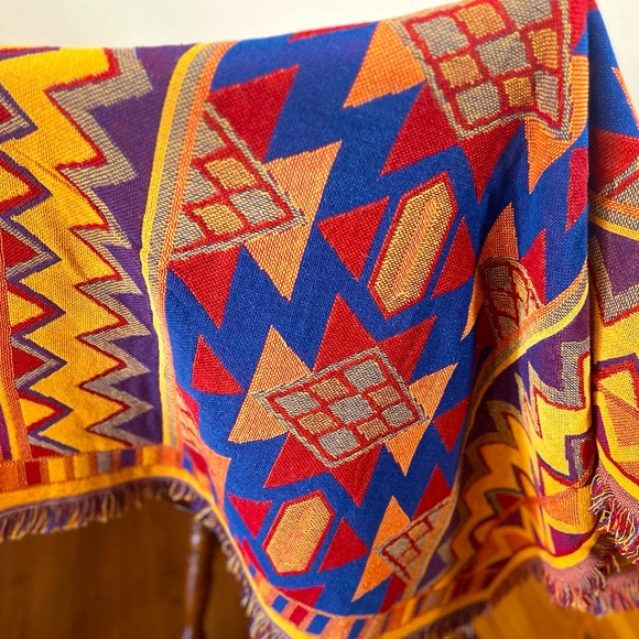 Colorful Geometric Patterned Blanket - Picture 4 of 4